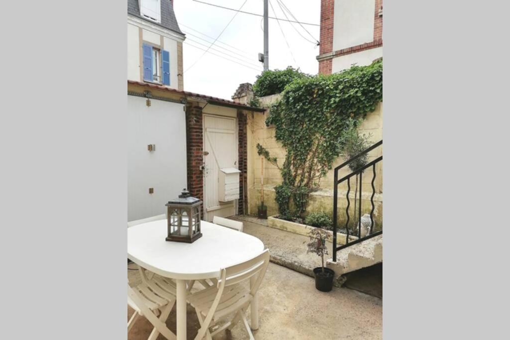 Apartmán Les Etapes Chartraines Parking Wifi Jaccuzi Chartres Exteriér fotografie